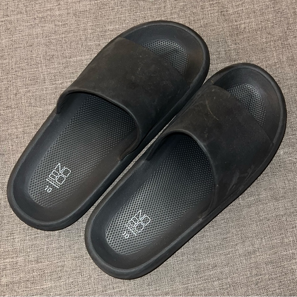 No Boundaries Women’s Black Comfort Slide Sandals